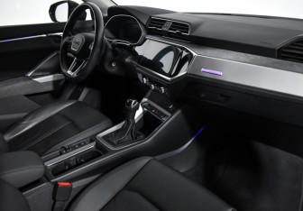 Подержанный автомобиль Audi Q3 2020 года (14 фото)