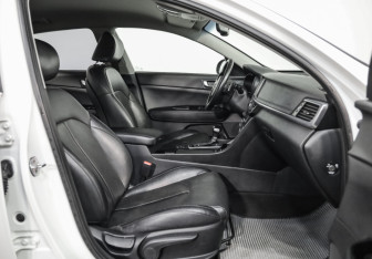 Подержанный автомобиль Kia Optima Sedan 2016 года (24 фото)