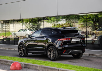Подержанный автомобиль Jaguar E-Pace 2019 года (8 фото)