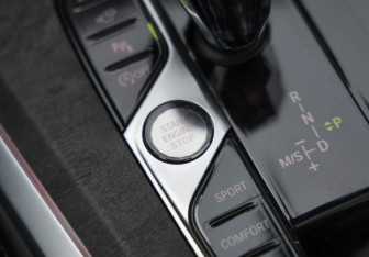 Подержанный автомобиль BMW X5 2019 года (20 фото)