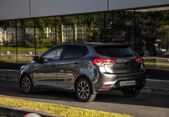 Подержанный автомобиль Kia Rio Hatchback 2016 года (8 фото)