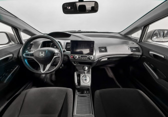 Подержанный автомобиль Honda Civic Sedan 2007 года (14 фото)