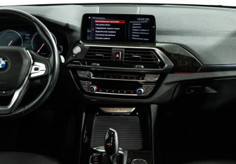 Подержанный автомобиль BMW X3 2018 года (14 фото)