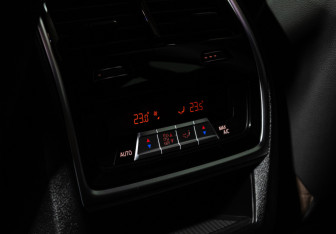 Подержанный автомобиль BMW X6 2021 года (27 фото)