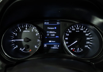 Подержанный автомобиль Nissan X-Trail 2020 года (12 фото)
