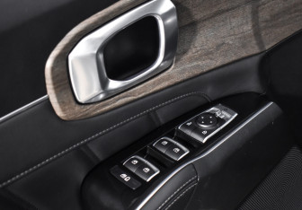 Подержанный автомобиль Kia Sorento 2021 года (9 фото)