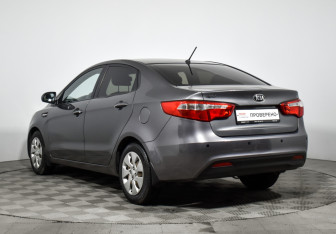 Подержанный автомобиль Kia Rio Sedan 2013 года (7 фото)
