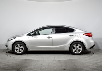 Подержанный автомобиль Kia Cerato Sedan 2013 года (8 фото)