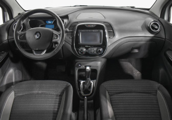 Подержанный автомобиль Renault Kaptur 2017 года (13 фото)