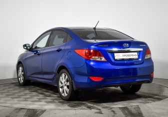 Подержанный автомобиль Hyundai Solaris Sedan 2011 года (7 фото)