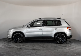 Подержанный автомобиль Volkswagen Tiguan 2010 года (8 фото)