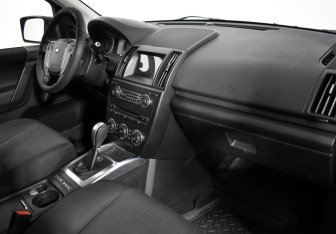 Подержанный автомобиль Land Rover Freelander 2013 года (14 фото)
