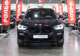Подержанный автомобиль BMW X4 2018 года (3 фото)