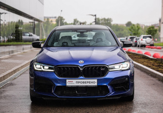 Подержанный автомобиль BMW M5 Sedan 2022 года (4 фото)