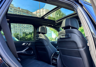 Подержанный автомобиль BMW X5 2021 года (20 фото)