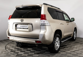 Подержанный автомобиль Toyota Land Cruiser Prado 2010 года (5 фото)