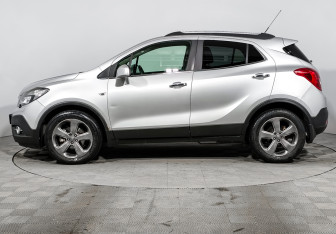 Подержанный автомобиль Opel Mokka 2012 года (8 фото)