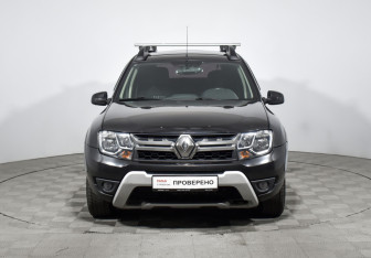 Подержанный автомобиль Renault Duster 2016 года (2 фото)