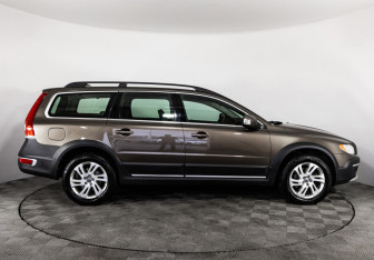 Подержанный автомобиль Volvo XC70 2014 года (4 фото)