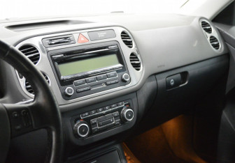 Подержанный автомобиль Volkswagen Tiguan 2010 года (14 фото)
