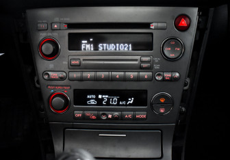Подержанный автомобиль Subaru Outback Wagon 2004 года (16 фото)