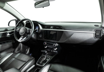 Подержанный автомобиль Kia Rio Sedan 2021 года (9 фото)