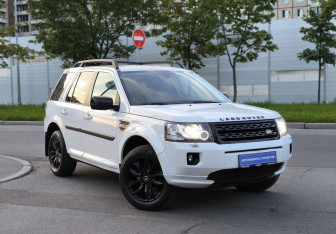 Подержанный автомобиль Land Rover Freelander 2014 года (3 фото)