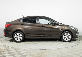 Подержанный автомобиль Hyundai Solaris Sedan 2015 года (4 фото)