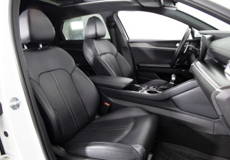 Подержанный автомобиль Kia K5 2021 года (12 фото)