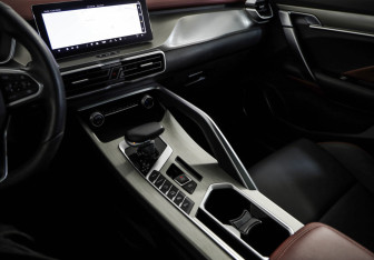 Подержанный автомобиль Geely Coolray 2023 года (21 фото)