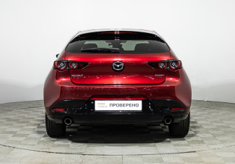 Подержанный автомобиль Mazda 3 Hatchback 2019 года (6 фото)