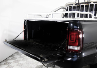 Подержанный автомобиль Volkswagen Amarok 2013 года (9 фото)