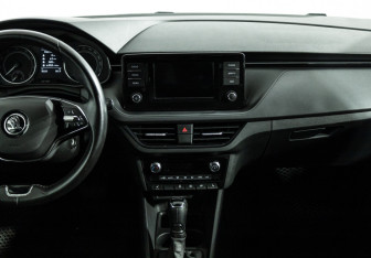 Подержанный автомобиль Skoda Rapid Liftback 2020 года (14 фото)