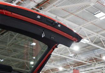 Подержанный автомобиль BMW X6 M 2021 года (40 фото)
