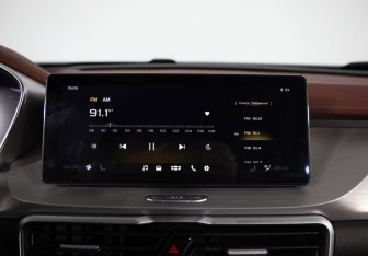 Подержанный автомобиль Geely Coolray 2021 года (15 фото)