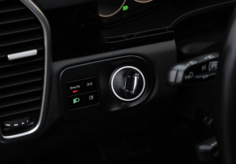 Подержанный автомобиль Porsche Cayenne 2018 года (24 фото)