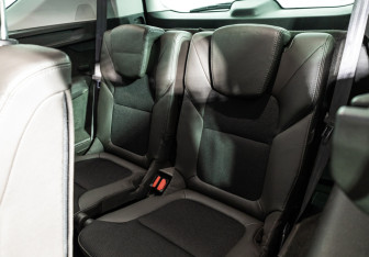 Подержанный автомобиль Renault Espace 2016 года (18 фото)