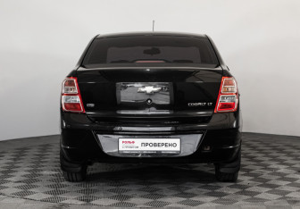 Подержанный автомобиль Chevrolet Cobalt Sedan 2014 года (6 фото)