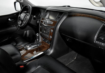 Подержанный автомобиль Nissan Patrol 2014 года (17 фото)