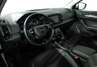 Подержанный автомобиль Skoda Karoq 2021 года (11 фото)