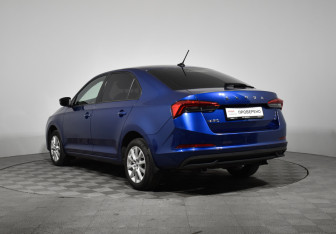 Подержанный автомобиль Skoda Rapid Liftback 2020 года (7 фото)