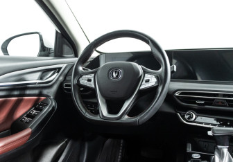 Подержанный автомобиль Changan Eado Plus 2023 года (21 фото)