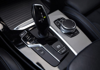 Подержанный автомобиль BMW X3 2018 года (19 фото)