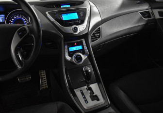 Подержанный автомобиль Hyundai Elantra Sedan 2011 года (18 фото)