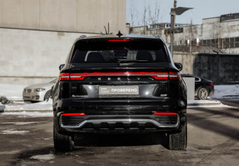 Подержанный автомобиль Geely Monjaro 2022 года (8 фото)