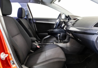 Подержанный автомобиль Mitsubishi Lancer Sedan 2008 года (17 фото)