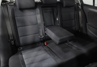 Подержанный автомобиль Volkswagen Golf Hatchback 2011 года (19 фото)