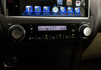 Подержанный автомобиль Toyota Land Cruiser Prado 2016 года (18 фото)