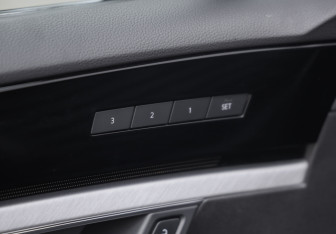 Подержанный автомобиль Volkswagen Touareg 2021 года (27 фото)