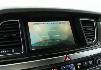 Подержанный автомобиль Genesis G80 2019 года (19 фото)